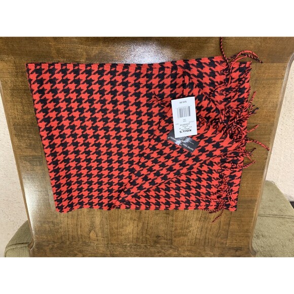 D & Y Softer Tan Cashmere Red/Black Houndstooth Pattern Scarf NEW - Picture 1 of 2